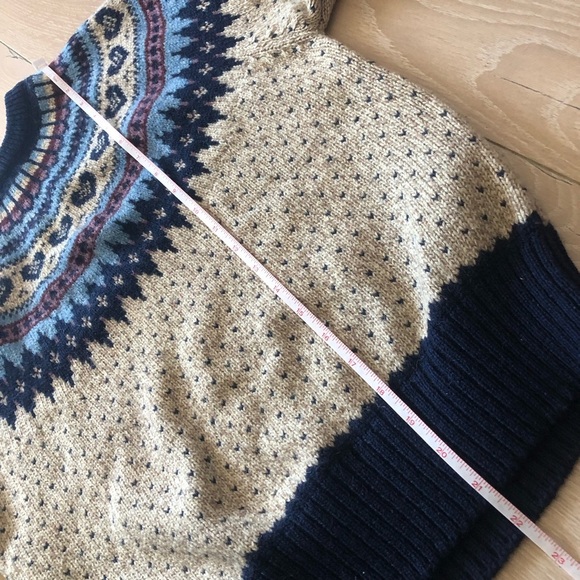 Woolrich Vintage 80s Fair Isle Heart Jacquard Knit Sweater in Oatmeal & Navy - Picture 9 of 10